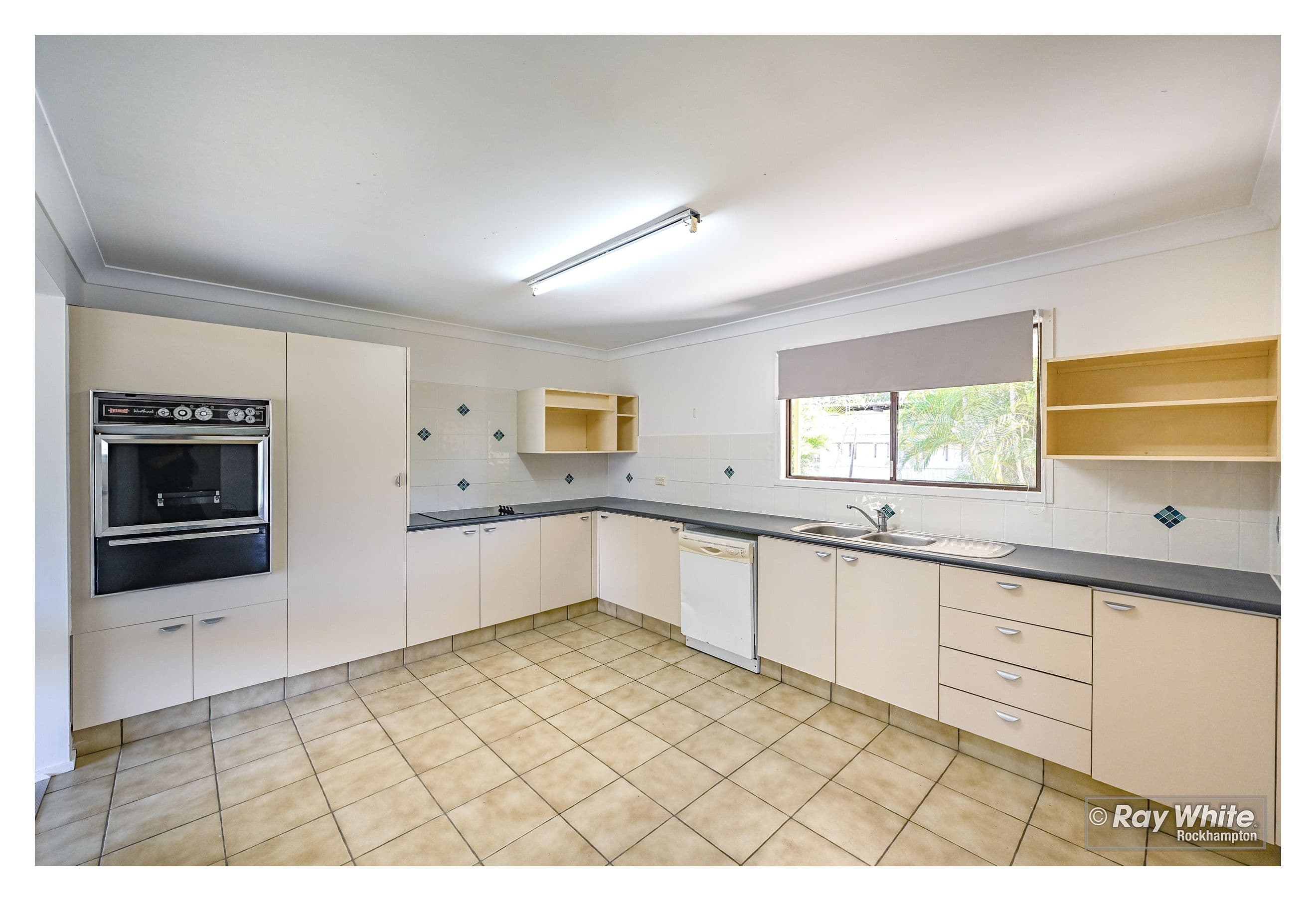 27 Roderkirchen Street, Kawana QLD 4701, Kawana - Thumbnail 2