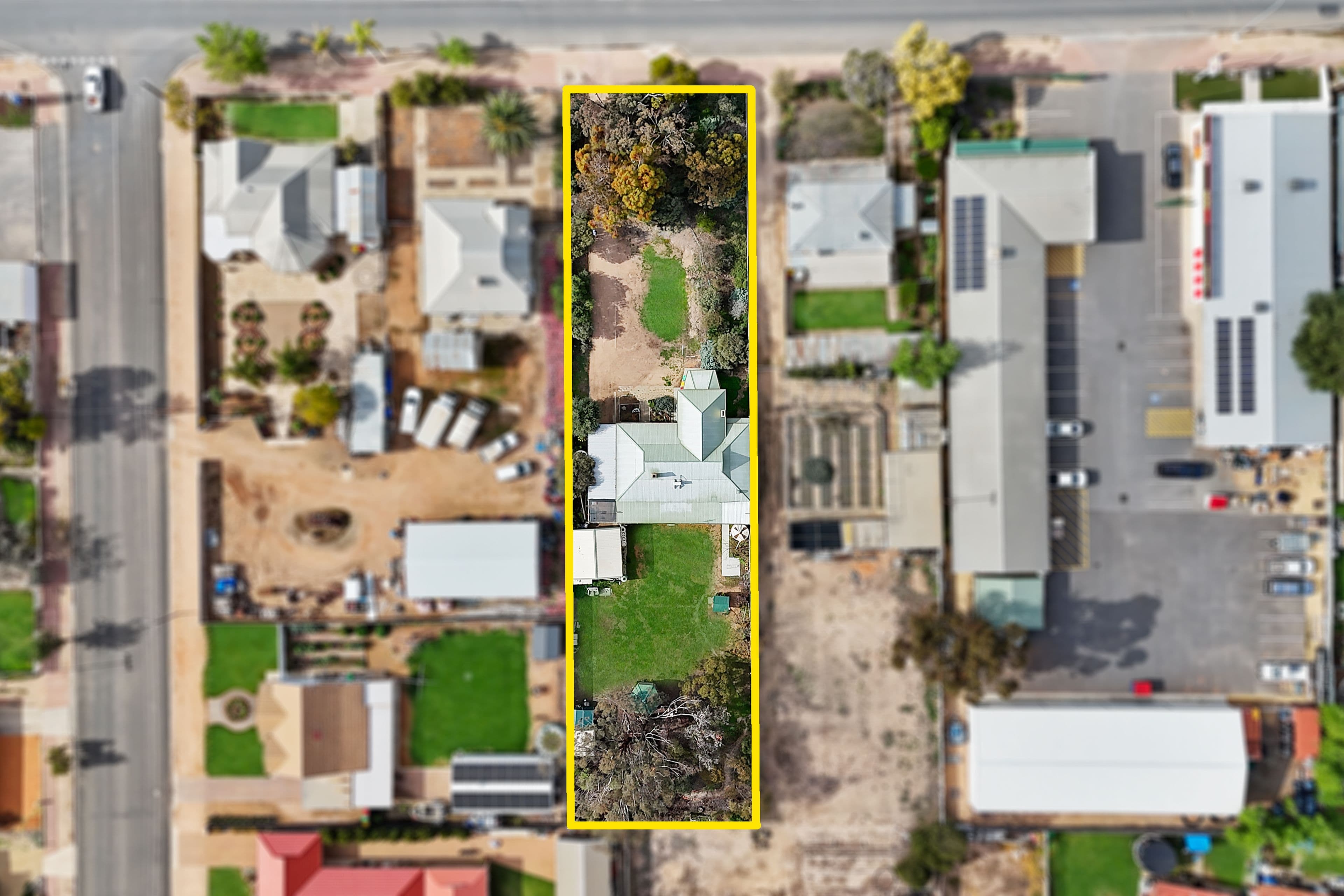 226 Renmark Avenue, Renmark SA 5341, Renmark - Thumbnail 3