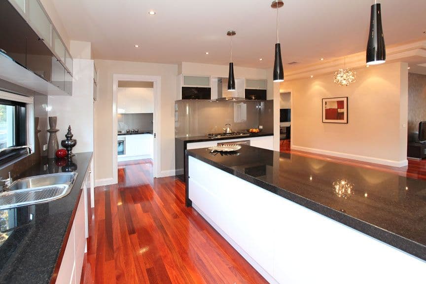 19 Glen Road, GLEN WAVERLEY VIC 3150, Glen Waverley - Thumbnail 2
