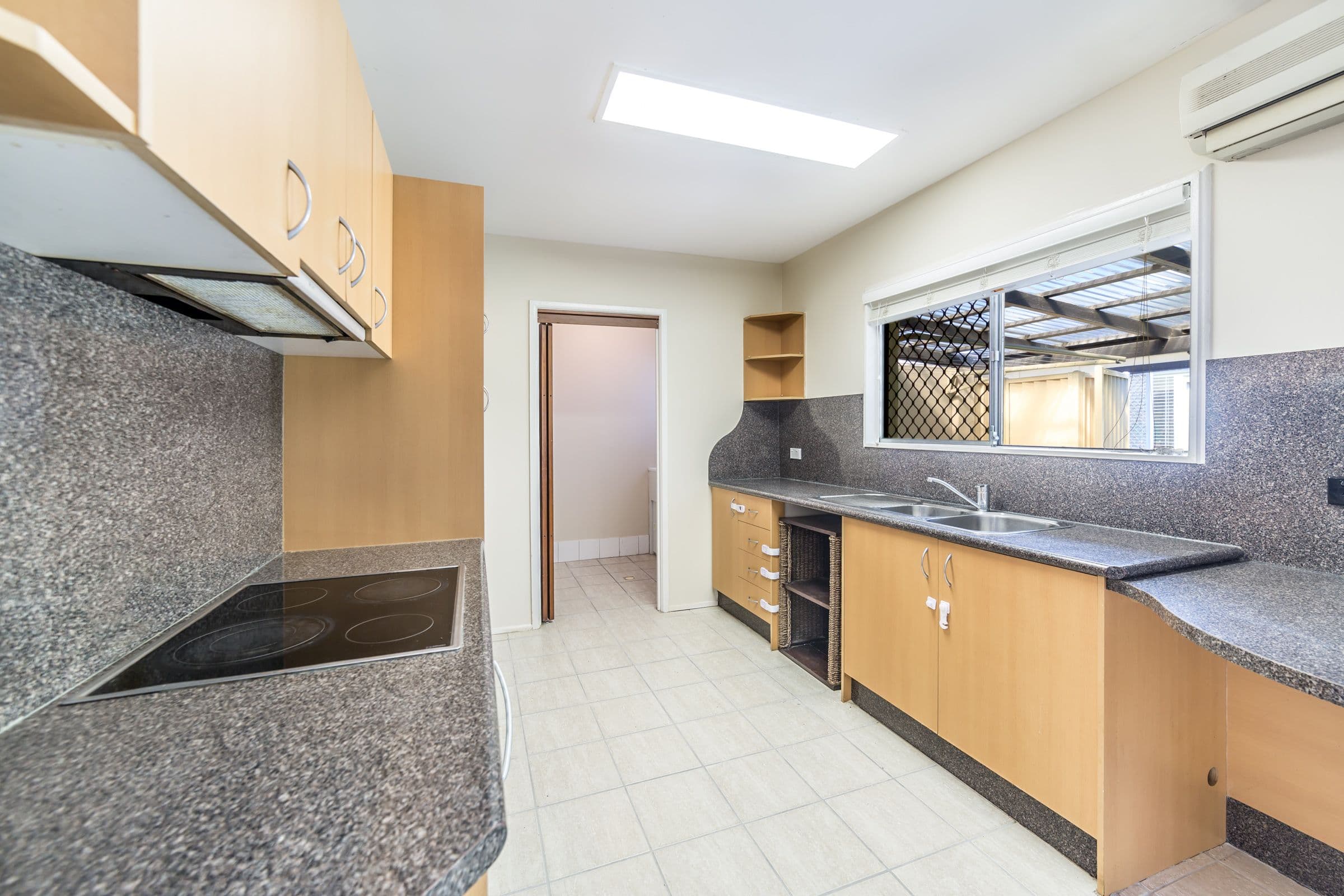 11 Boongala Road, Broadbeach Waters QLD 4218, Broadbeach Waters - Thumbnail 4