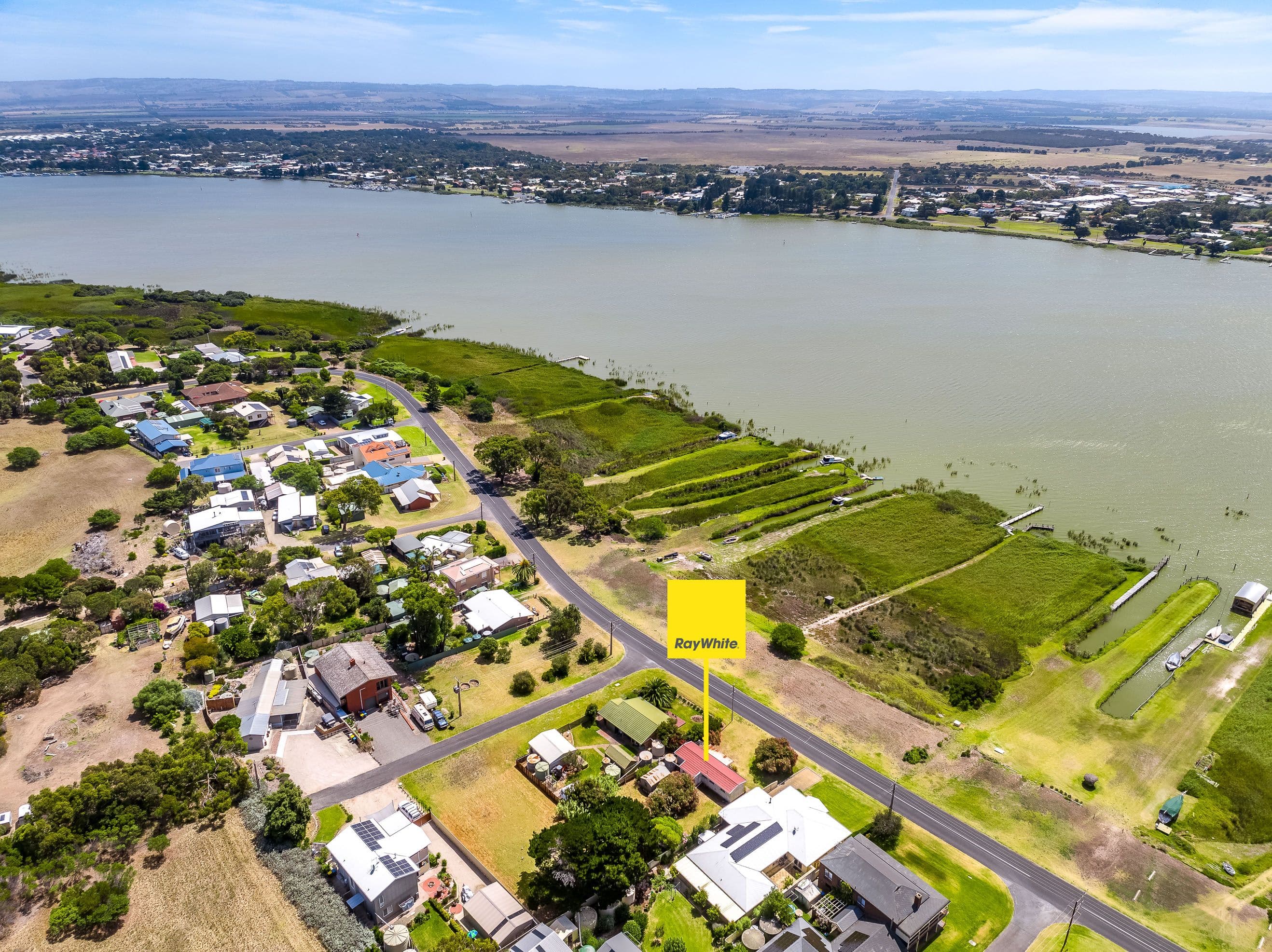 79 Captain Sturt Parade, Hindmarsh Island SA 5214, Hindmarsh Island - Thumbnail 3