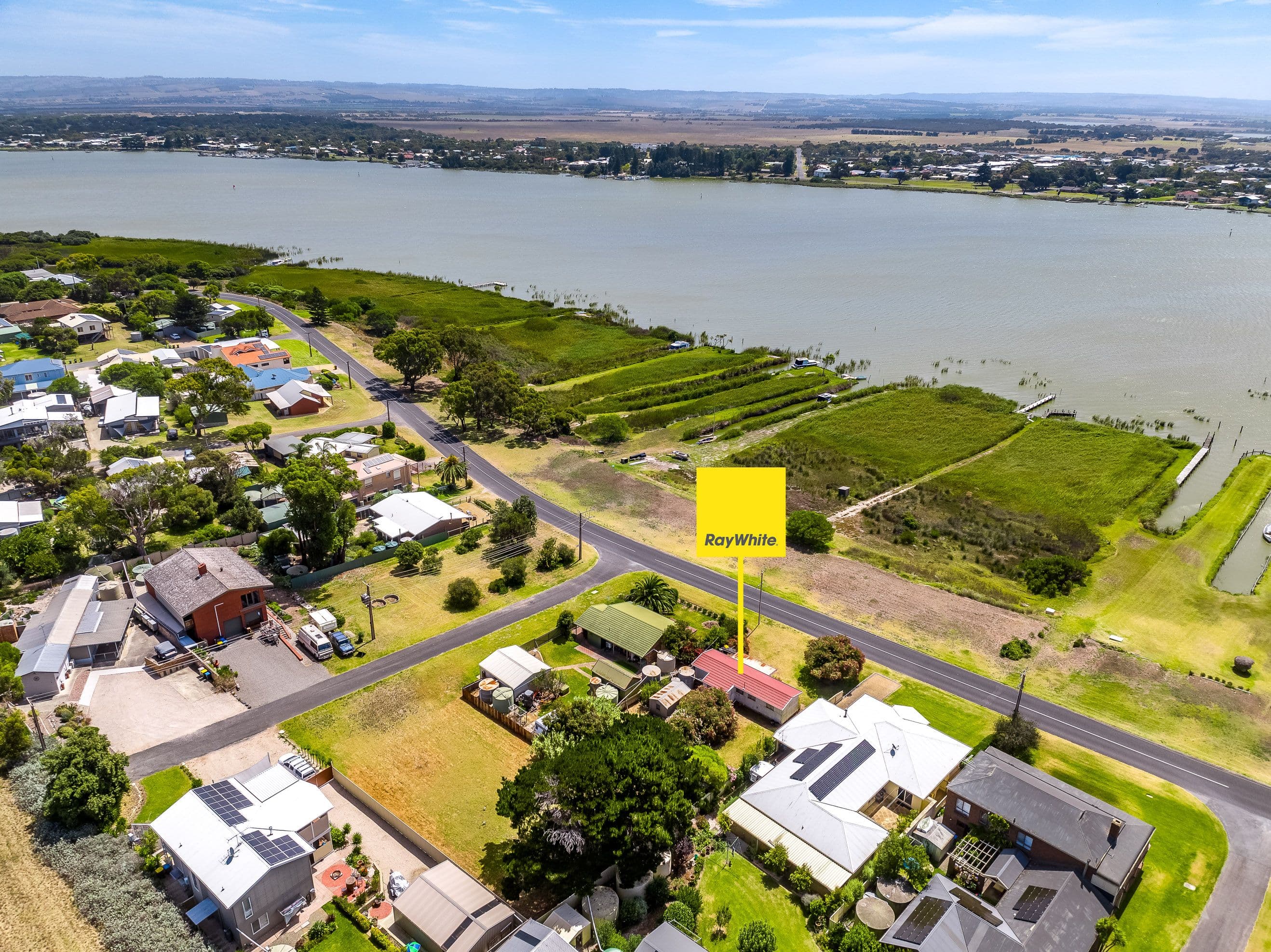 79 Captain Sturt Parade, Hindmarsh Island SA 5214, Hindmarsh Island - Thumbnail 4