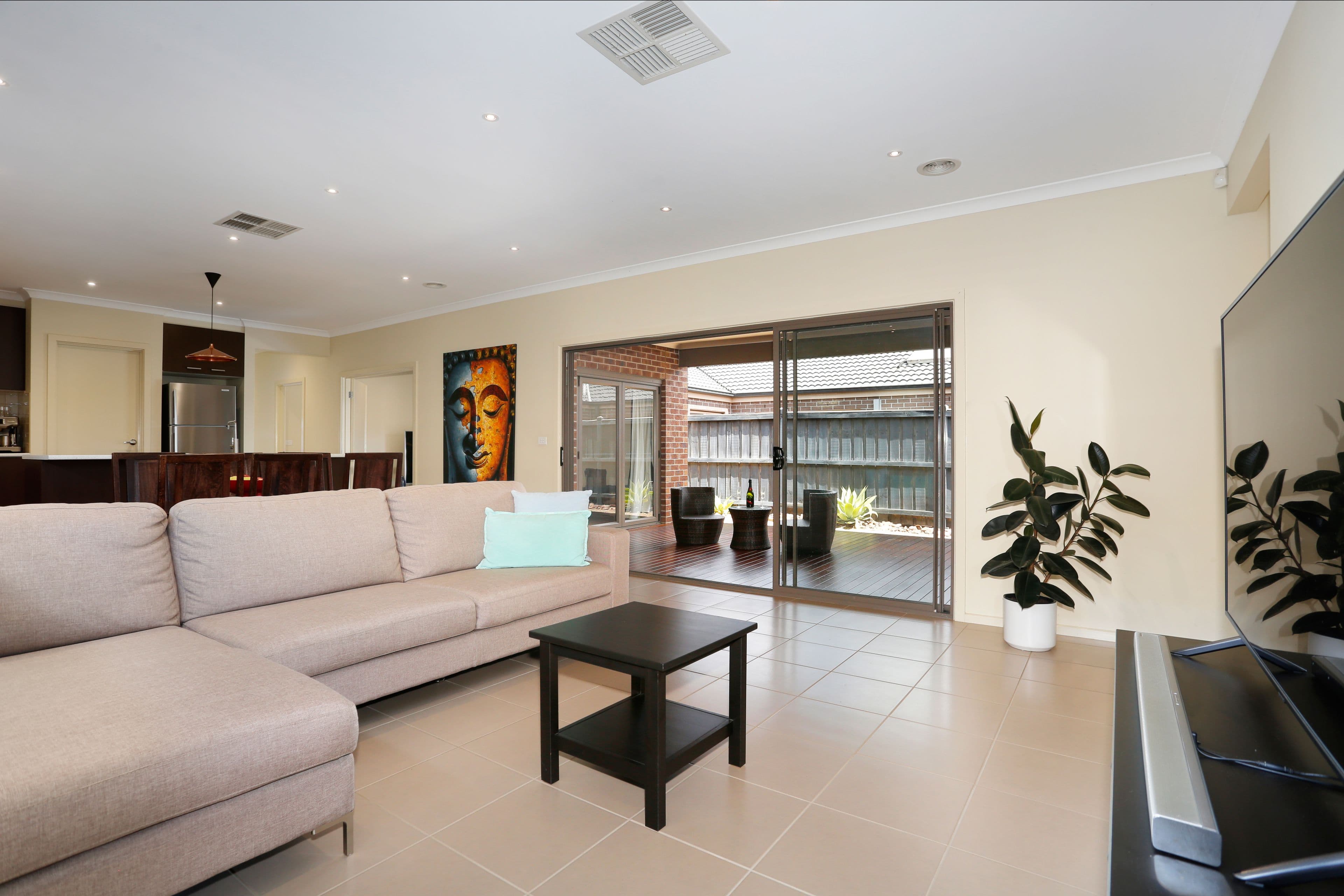 7 Whitecaps Avenue, Point Cook VIC 3030, Point Cook - Thumbnail 4