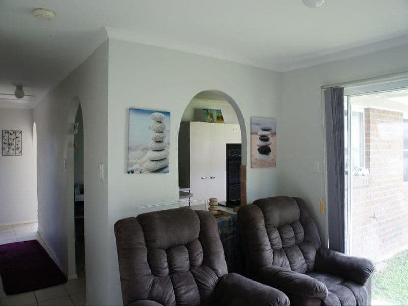 9 Ravenscraig Court, Kallangur QLD 4503, Kallangur - Thumbnail 2