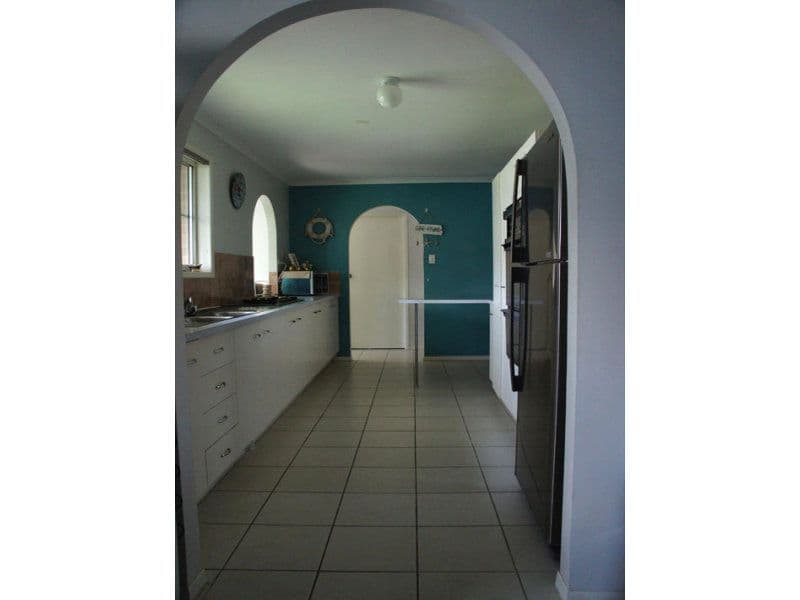 9 Ravenscraig Court, Kallangur QLD 4503, Kallangur - Thumbnail 3