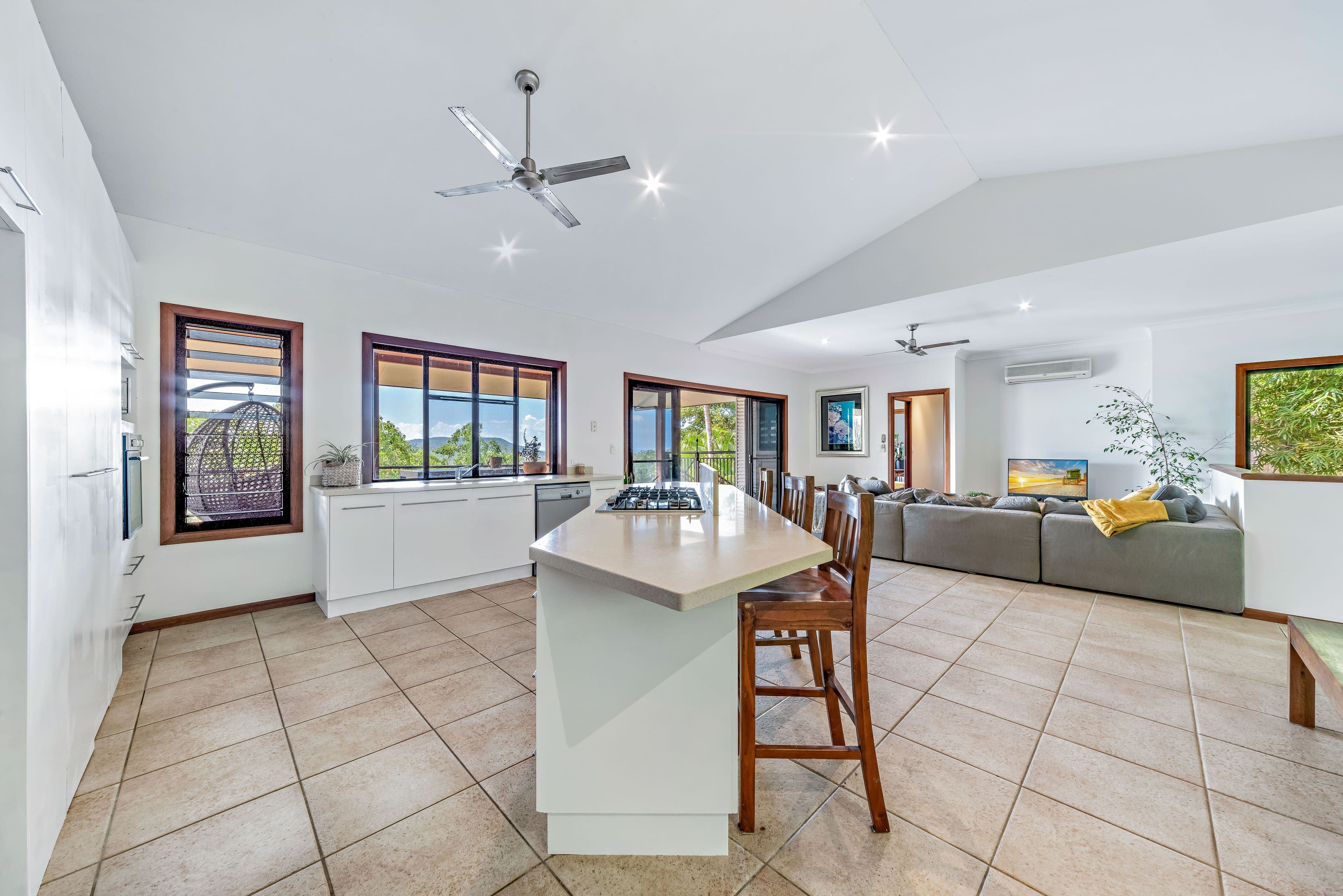 132 Stanley Drive, Cannonvale QLD 4802, Cannonvale - Thumbnail 7