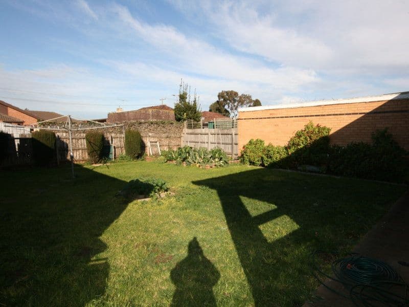 177 Taylors Road, ST ALBANS VIC 3021, St Albans - Thumbnail 6