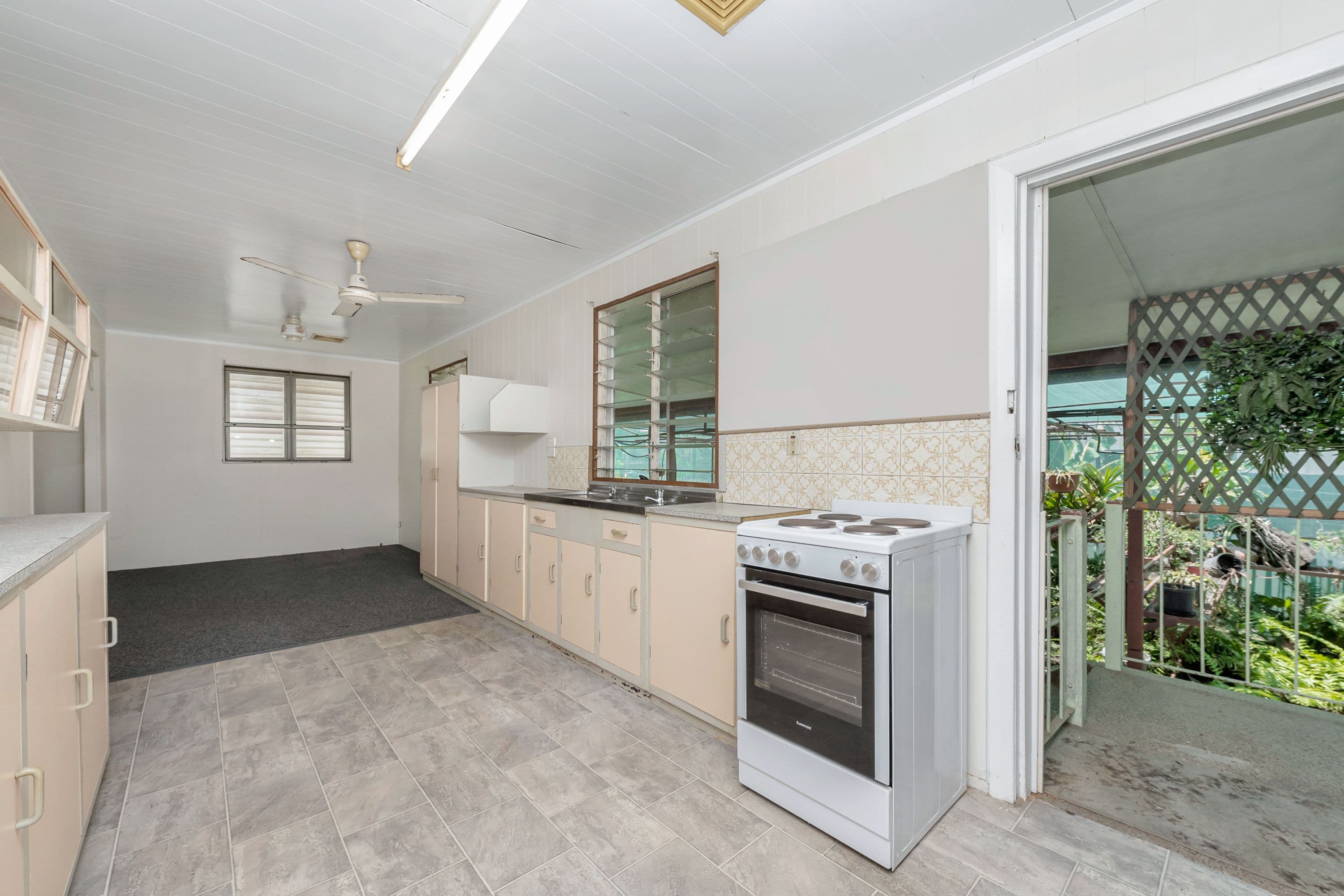 50-52 Cope Street, Stuart QLD 4811, Stuart - Thumbnail 3