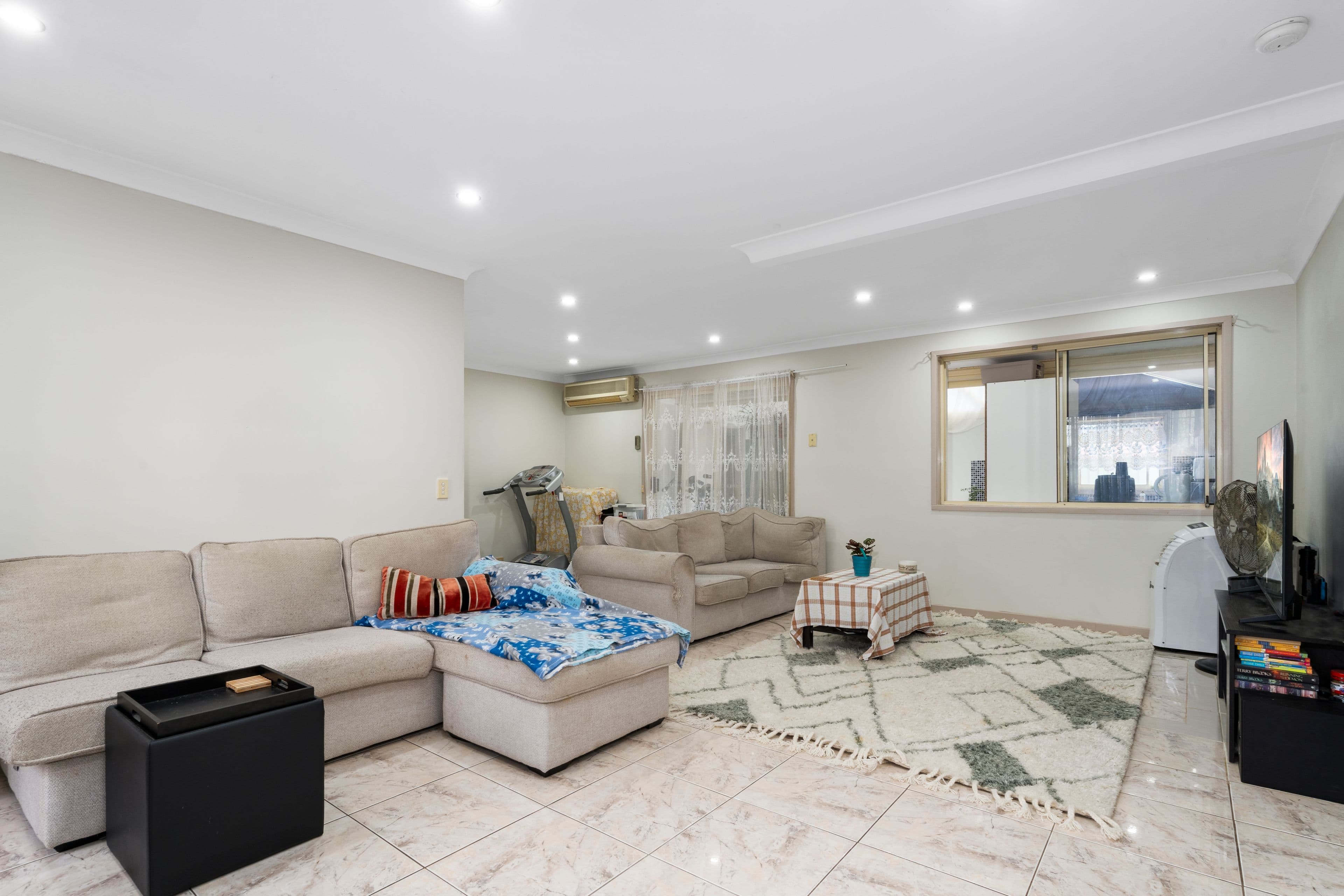 16 Cyclamen Place, Macquarie Fields NSW 2564, Macquarie Fields - Thumbnail 3