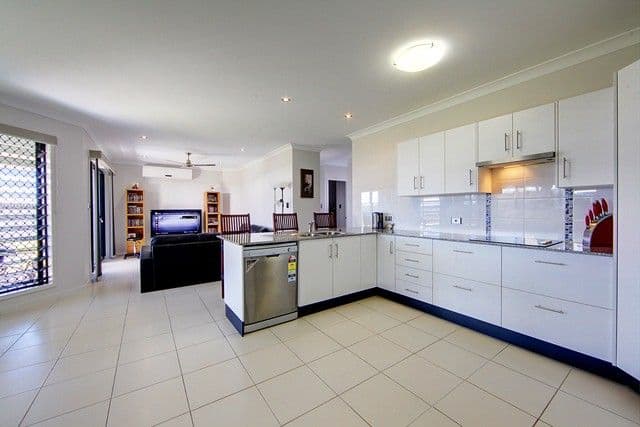 14 Lochern Way, BUSHLAND BEACH QLD 4818, Bushland Beach - Thumbnail 3