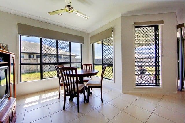 14 Lochern Way, BUSHLAND BEACH QLD 4818, Bushland Beach - Thumbnail 4
