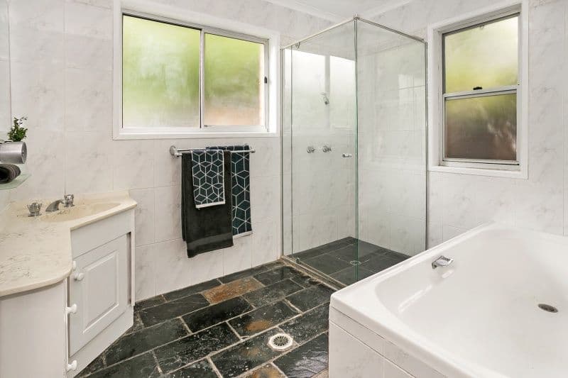 39 Dumbarton Drive, Kenmore QLD 4069, Kenmore - Thumbnail 8