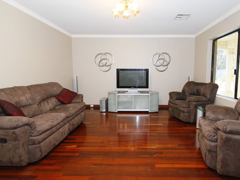 40 Alfreda Avenue, MORLEY WA 6062, Morley - Thumbnail 3