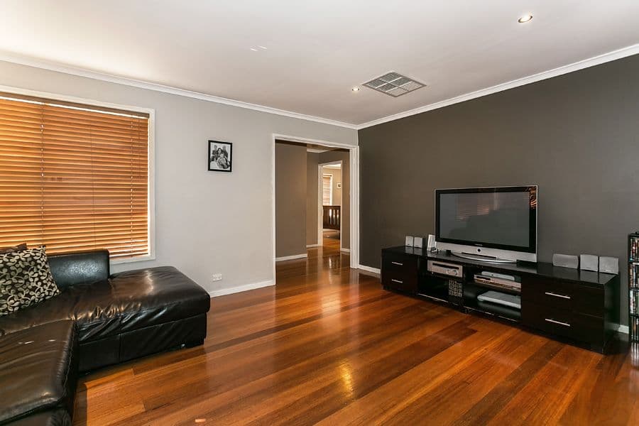 11 Kerrison Avenue, ST ALBANS VIC 3021, St Albans - Thumbnail 2