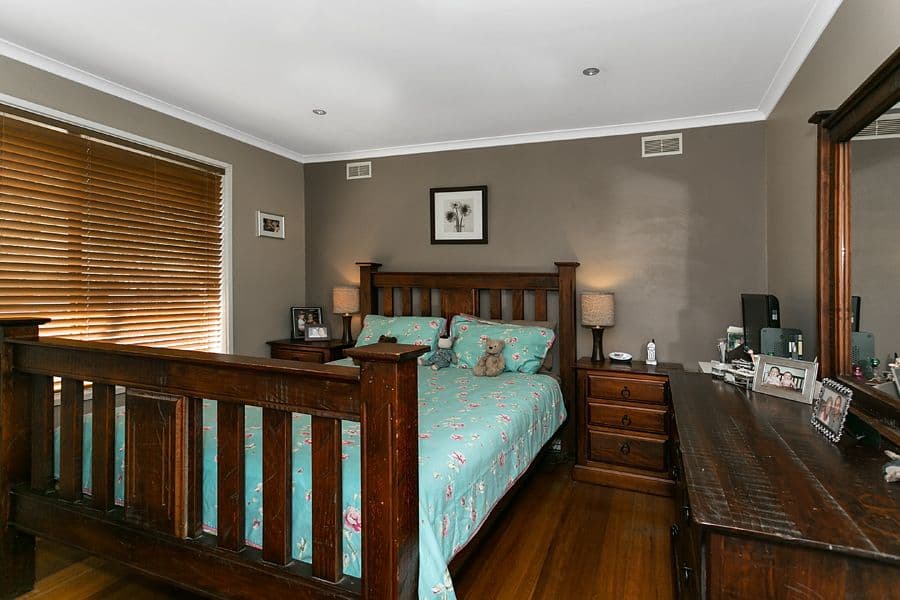 11 Kerrison Avenue, ST ALBANS VIC 3021, St Albans - Thumbnail 5