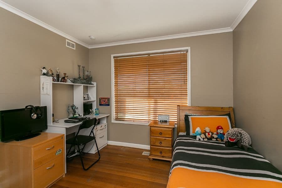 11 Kerrison Avenue, ST ALBANS VIC 3021, St Albans - Thumbnail 6