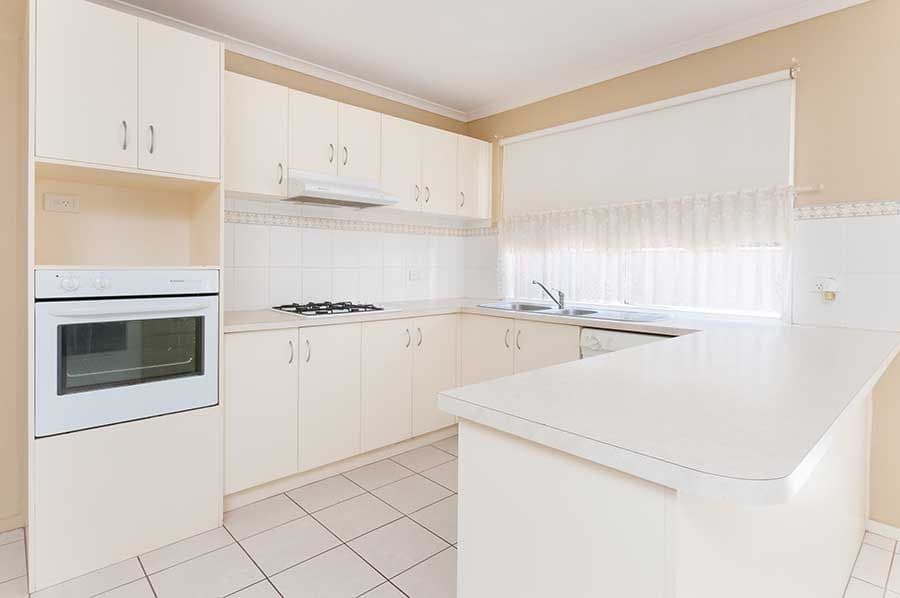 52 Woodlea Crescent, CRAIGIEBURN VIC 3064, Craigieburn - Thumbnail 2