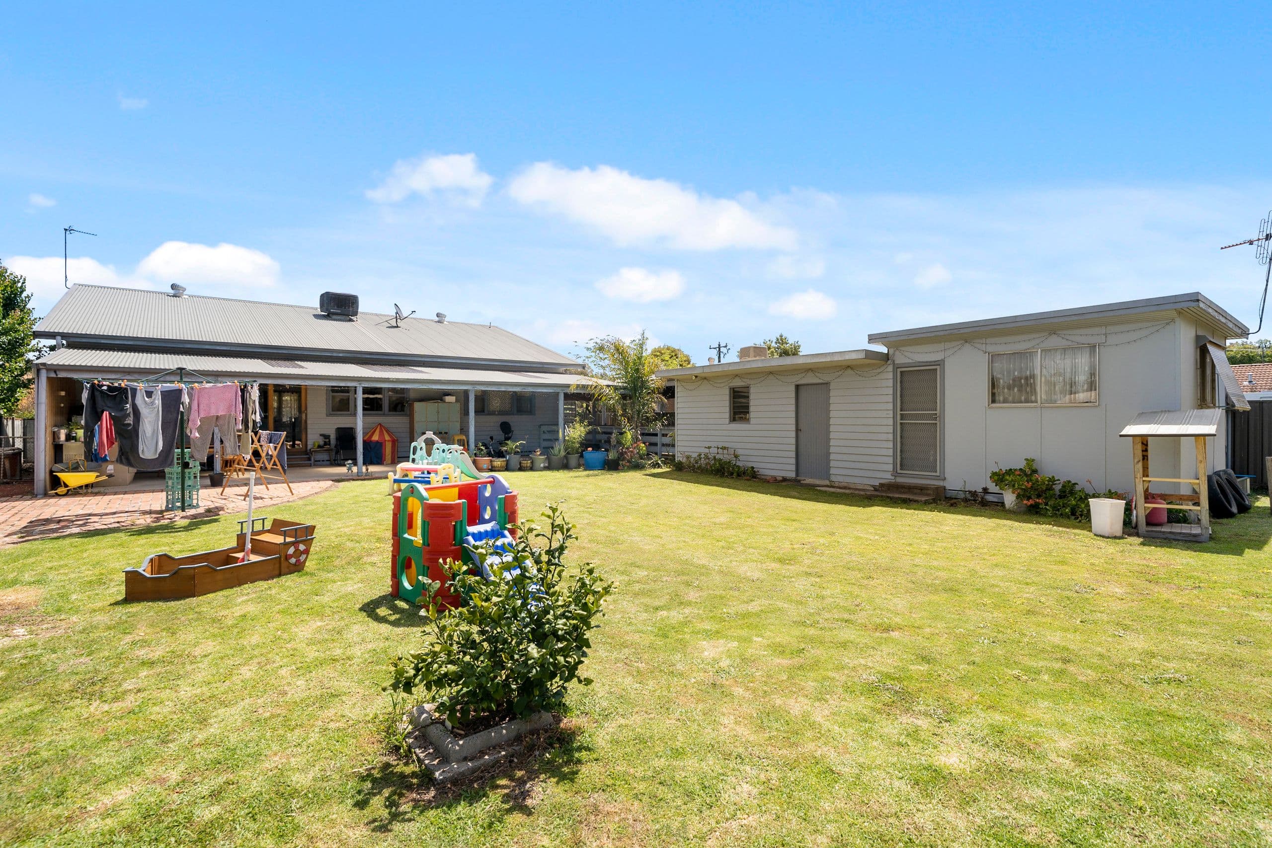 15 Charles Street, Benalla VIC 3672, Benalla - Thumbnail 8