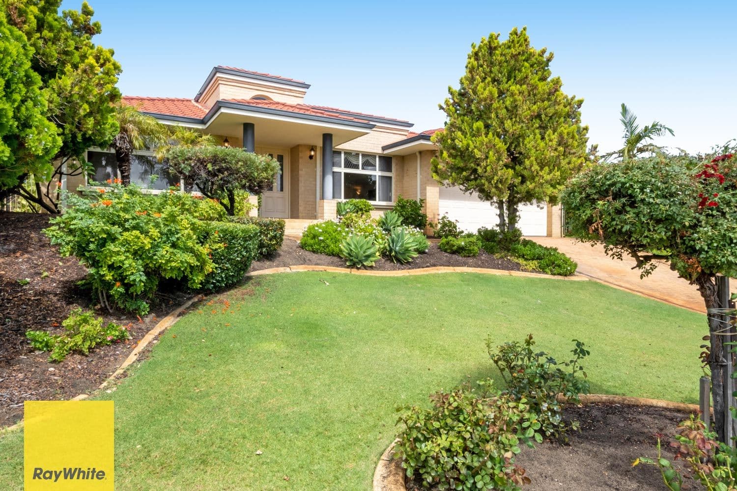 4 Oakman Grove, Landsdale WA 6065, Landsdale - Thumbnail 2
