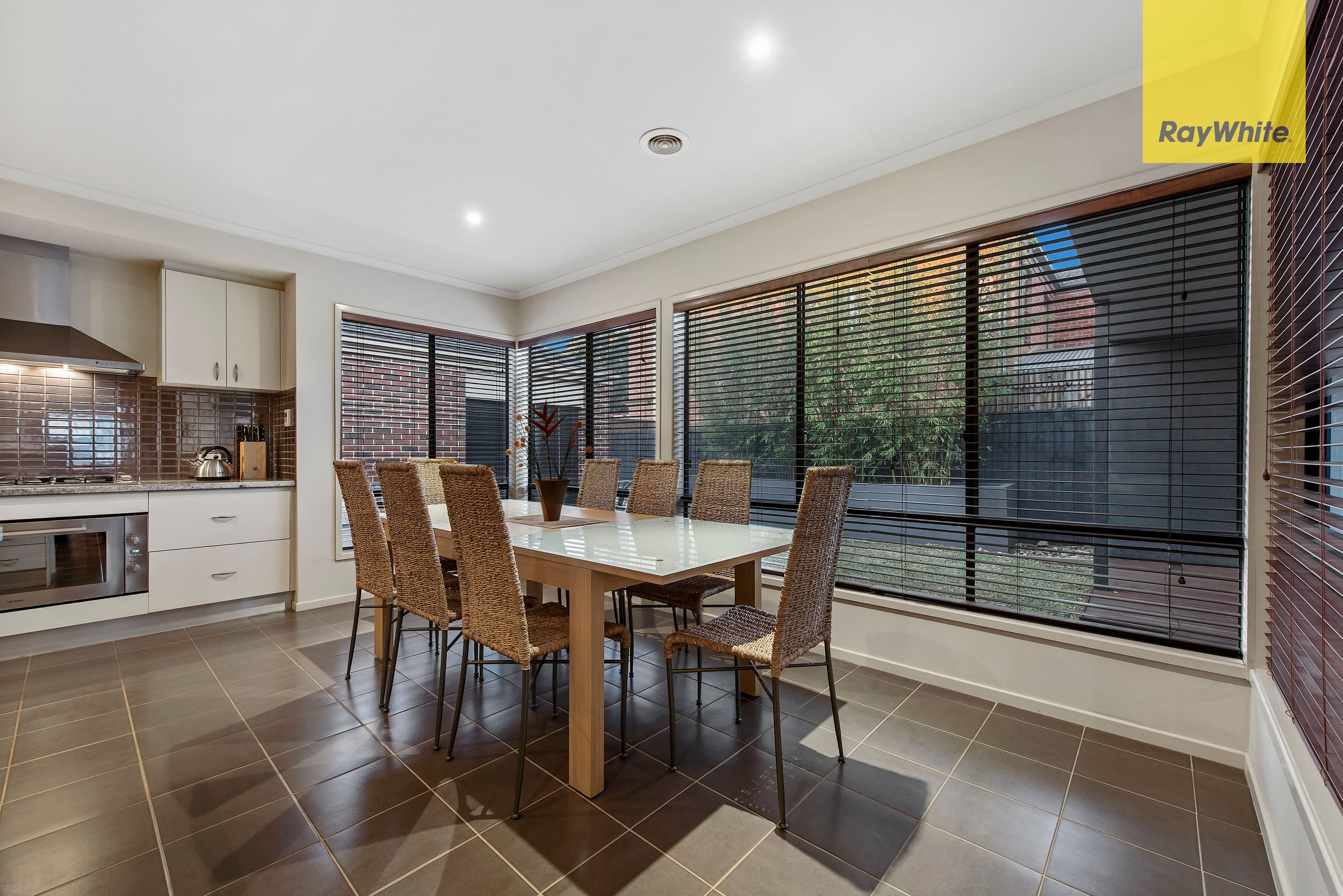 5 Vaucluse Boulevard, Taylors Hill VIC 3037, Taylors Hill - Thumbnail 5
