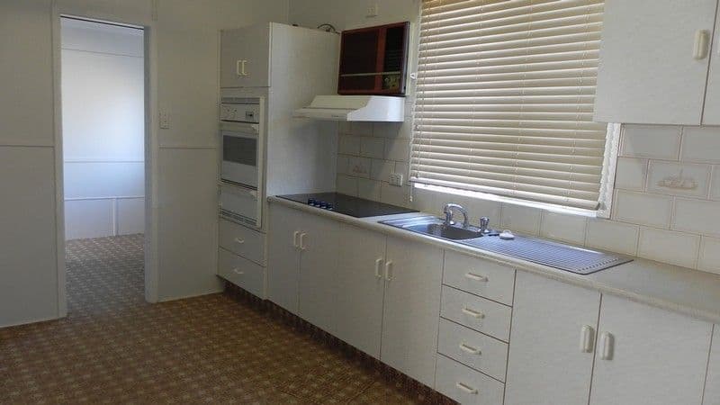 1 Lord Street, Brookstead QLD 4364, Brookstead - Thumbnail 4