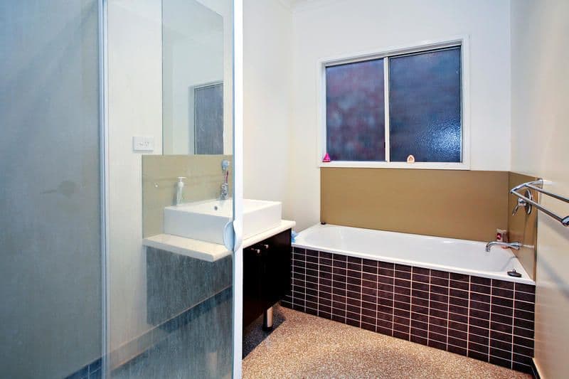  8  Westmoreland Street, ST ALBANS PARK VIC 3219, St Albans Park - Thumbnail 4
