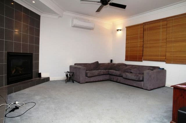 10 Glenelg Avenue, FRANKSTON VIC 3199, Frankston - Thumbnail 3