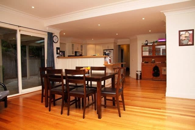 10 Glenelg Avenue, FRANKSTON VIC 3199, Frankston - Thumbnail 4