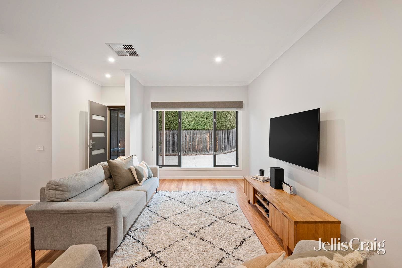 31a Saddleback Ridge, Chirnside Park, Chirnside Park - Thumbnail 3
