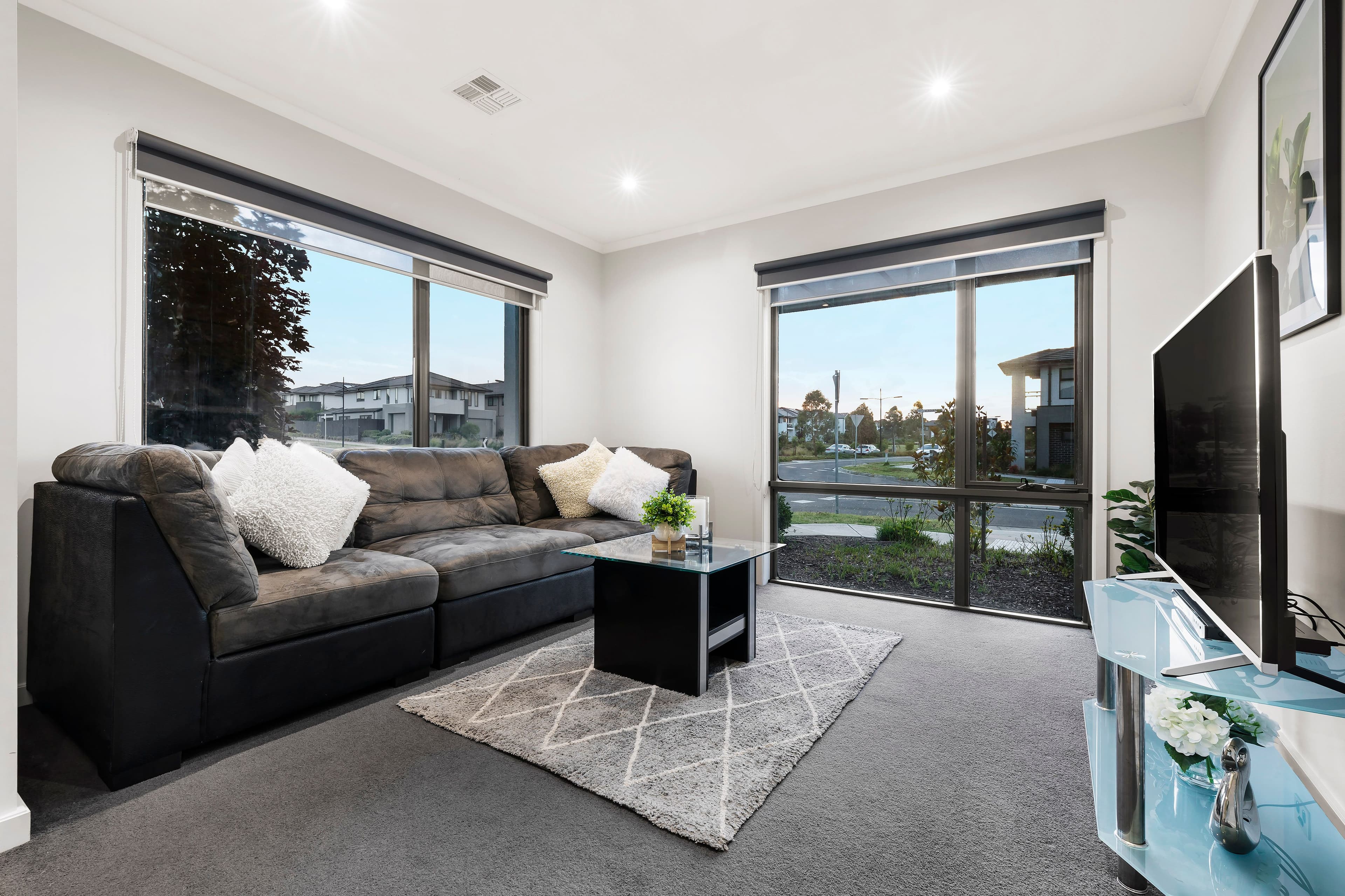 138 Harcrest Boulevard, Wantirna South VIC 3152, Wantirna South - Thumbnail 2