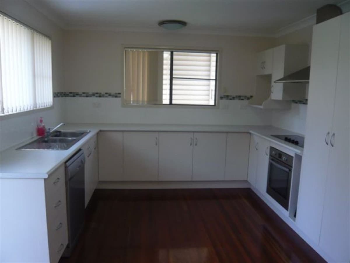 103 Robinson Street, Frenchville QLD, Frenchville - Thumbnail 2
