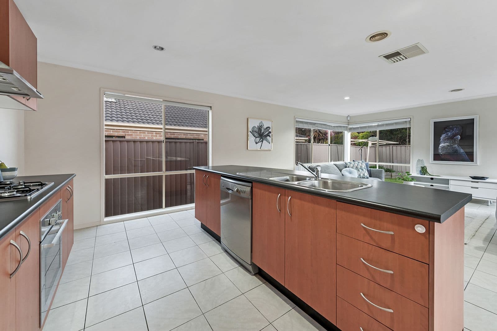 9 Creighton Way, Craigieburn VIC 3064, Craigieburn - Thumbnail 6