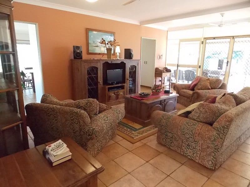 59 Oak Street, Barcaldine QLD 4725, Barcaldine - Thumbnail 2
