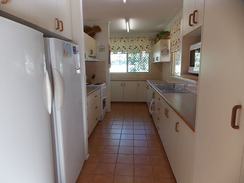 59 Oak Street, Barcaldine QLD 4725, Barcaldine - Thumbnail 4