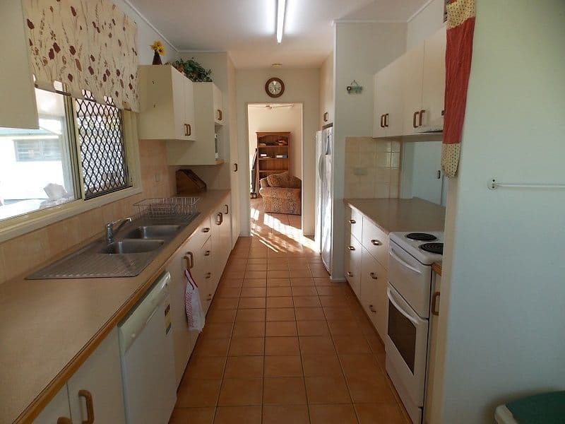 59 Oak Street, Barcaldine QLD 4725, Barcaldine - Thumbnail 5