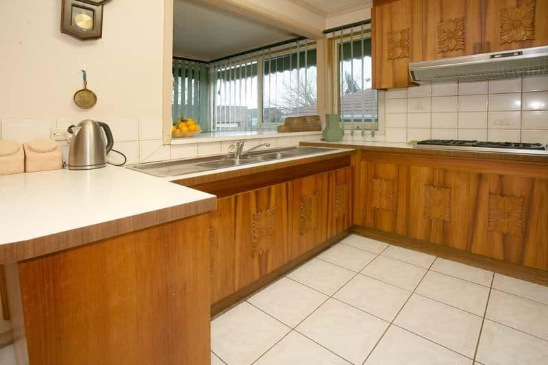 52 Brentwood Drive, GLEN WAVERLEY VIC 3150, Glen Waverley - Thumbnail 2