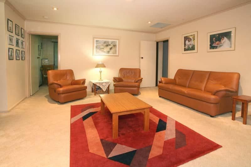 52 Brentwood Drive, GLEN WAVERLEY VIC 3150, Glen Waverley - Thumbnail 3