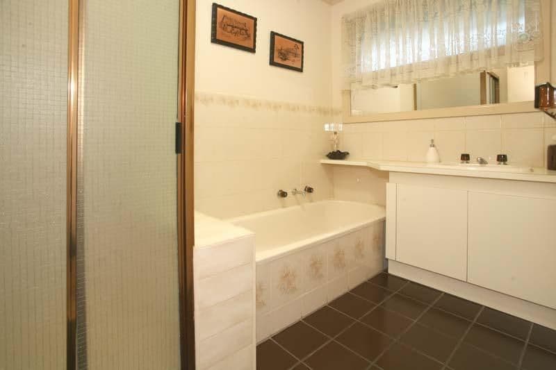 52 Brentwood Drive, GLEN WAVERLEY VIC 3150, Glen Waverley - Thumbnail 8
