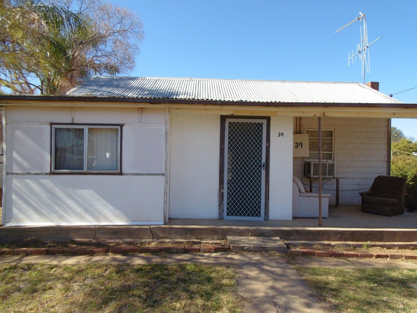 39 Forbes Road, Parkes - Image 1