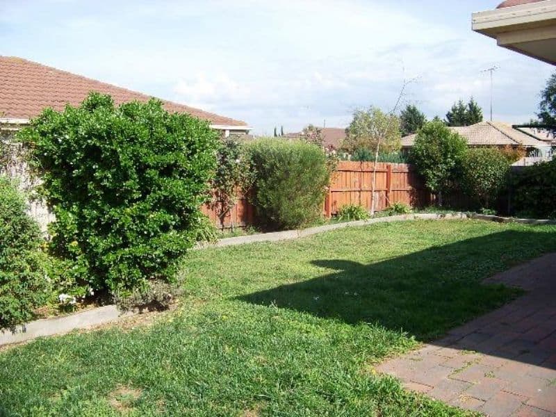 71 Hinrichsen Drive, HALLAM VIC 3803, Bowral - Thumbnail 4