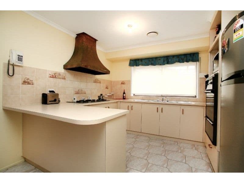 71 Hinrichsen Drive, HALLAM VIC 3803, Bowral - Thumbnail 5