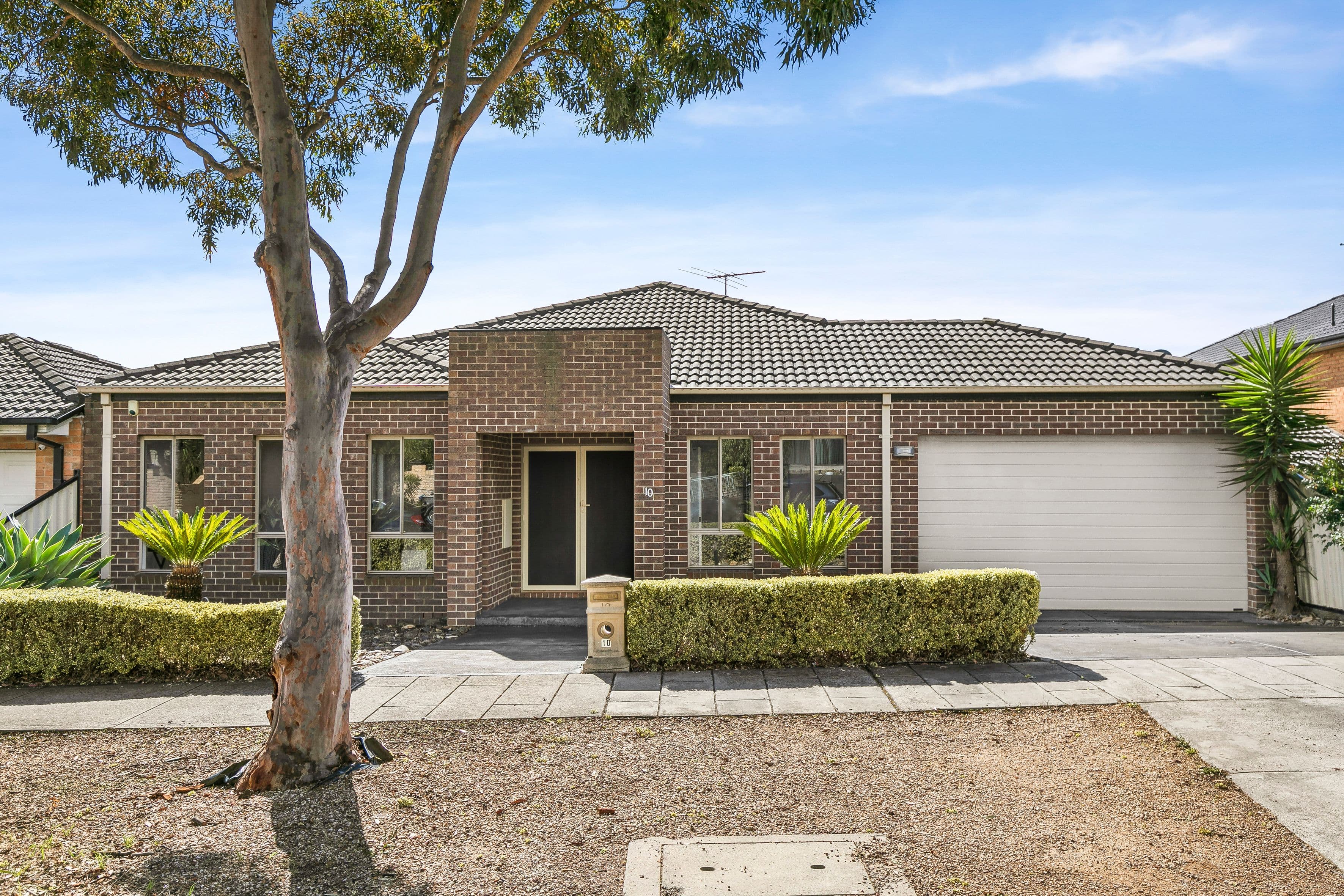10 Bickerton Way, Roxburgh Park VIC 3064, Roxburgh Park - Image 1