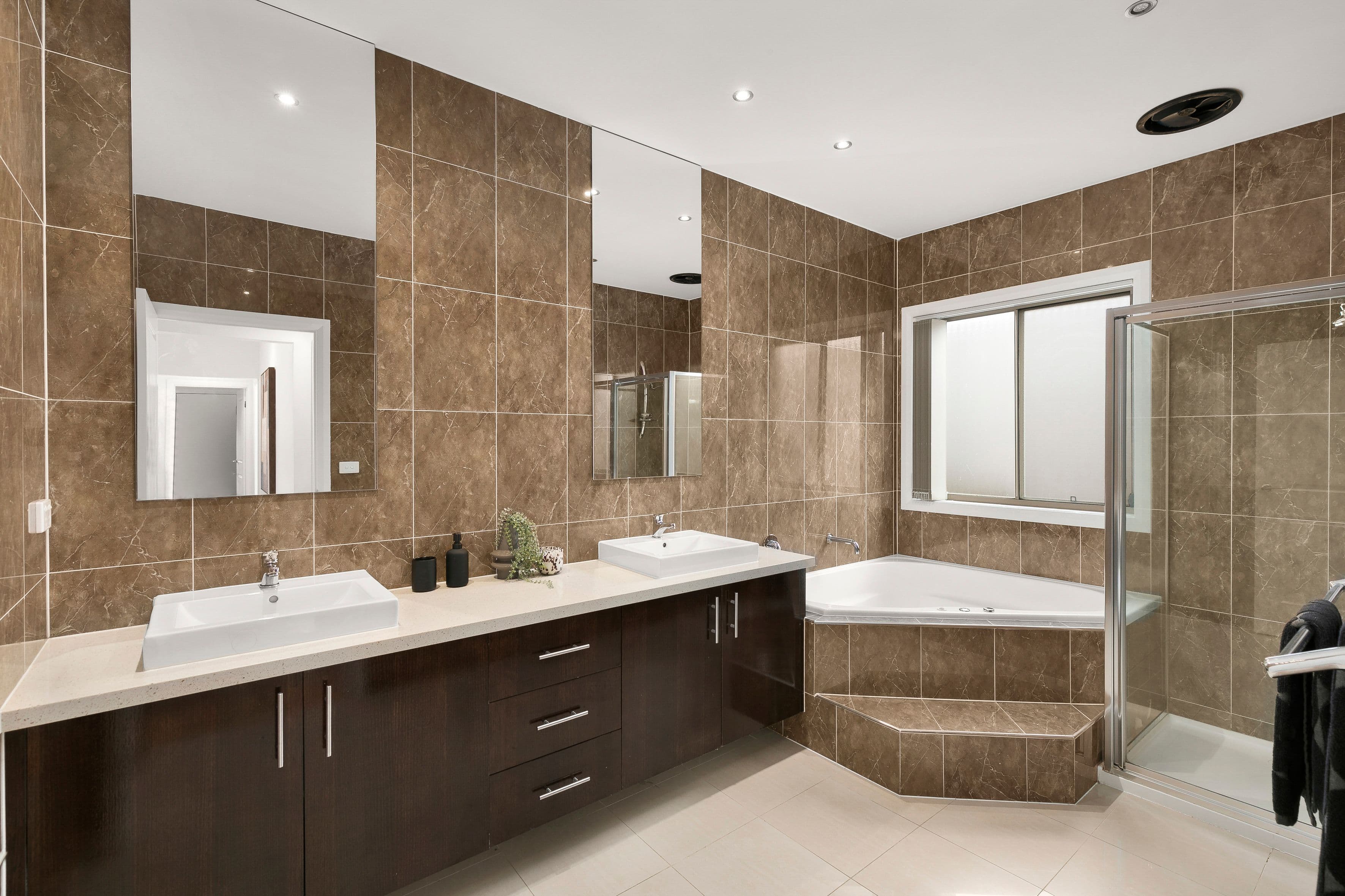 10 Bickerton Way, Roxburgh Park VIC 3064, Roxburgh Park - Thumbnail 8