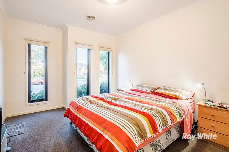 80 Selandra Boulevard, Clyde North VIC 3978, Clyde North - Thumbnail 2
