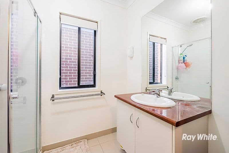 80 Selandra Boulevard, Clyde North VIC 3978, Clyde North - Thumbnail 3