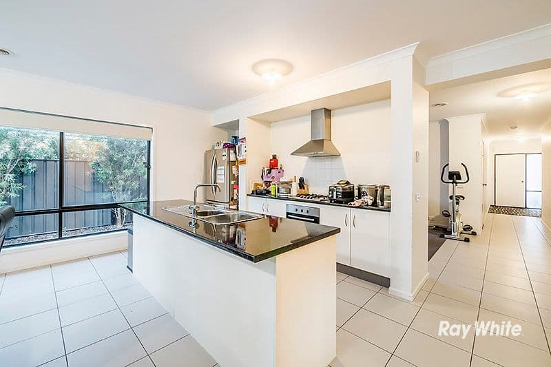 80 Selandra Boulevard, Clyde North VIC 3978, Clyde North - Thumbnail 8