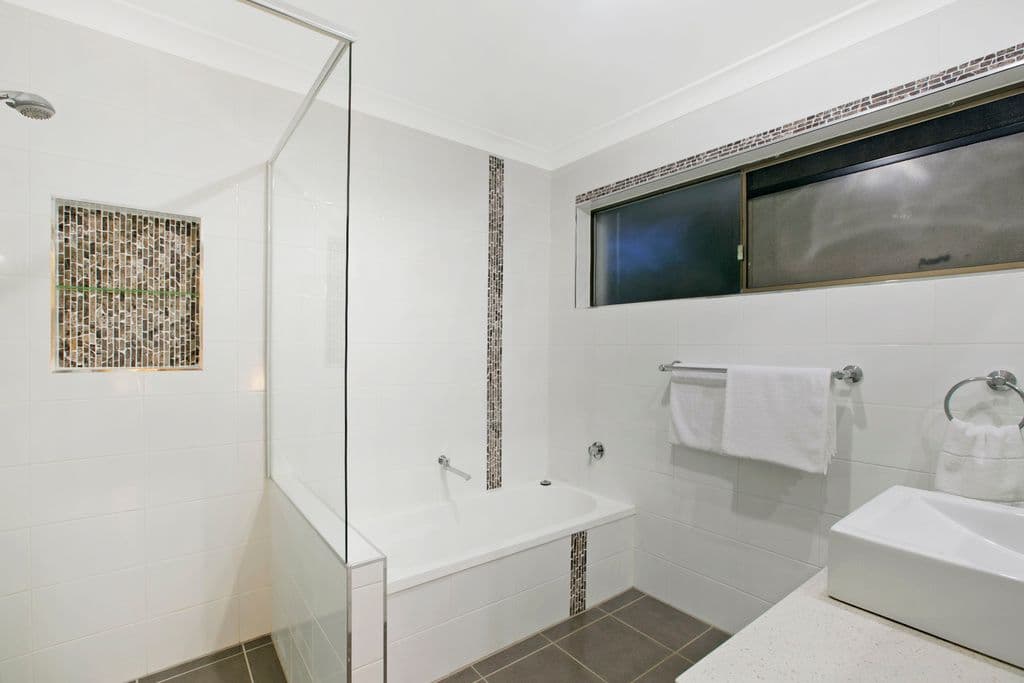 12 Beenwerrin Crescent, Capalaba QLD 4157, Capalaba - Thumbnail 5