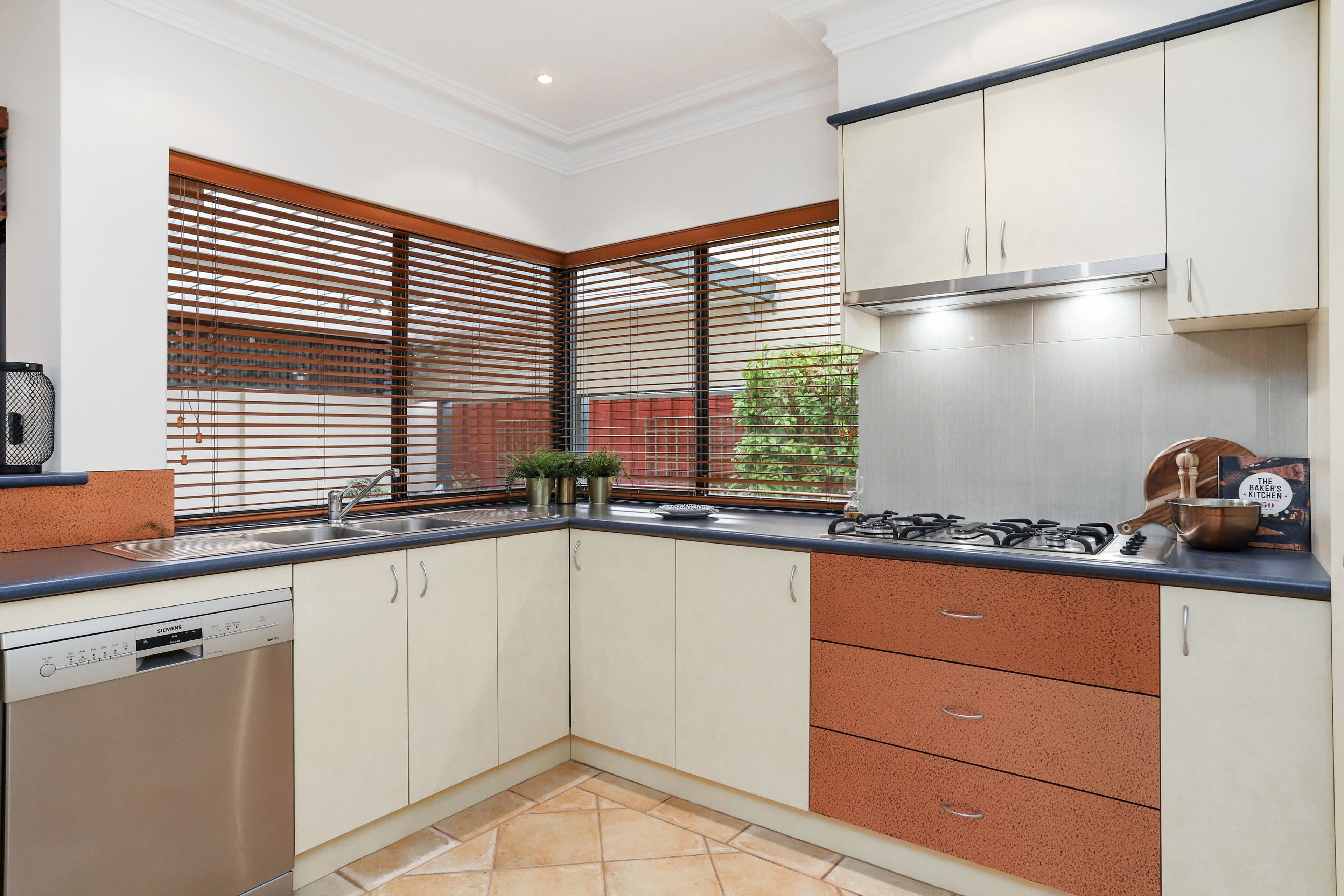 7 Robert Street, Como WA 6152, Como - Thumbnail 8