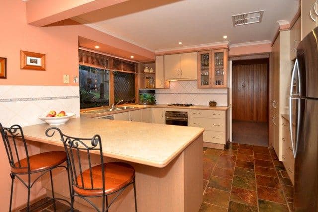 10 Dunstan Drive, HURSTBRIDGE VIC 3099, Hurstbridge - Thumbnail 3