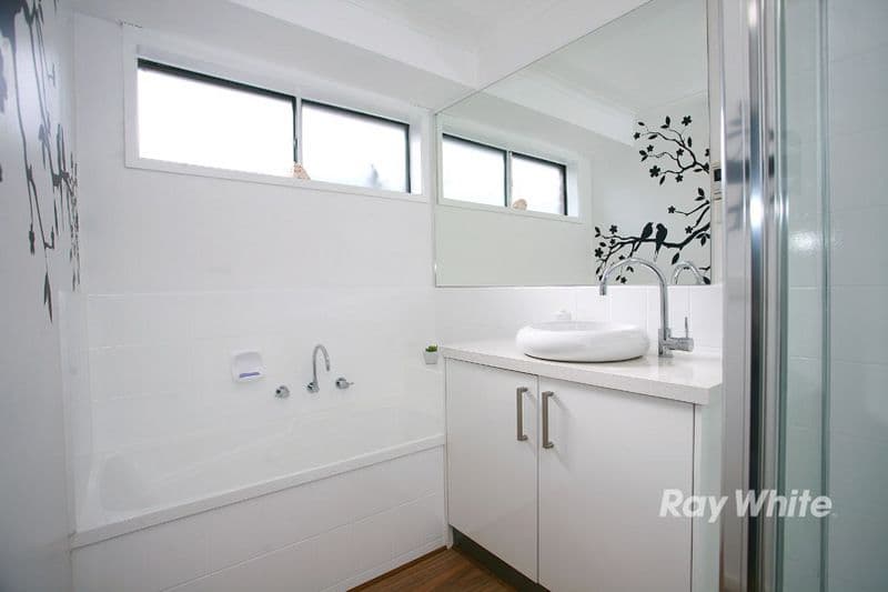 62 Hamilton Drive, CRANBOURNE NORTH VIC 3977, Cranbourne North - Thumbnail 8